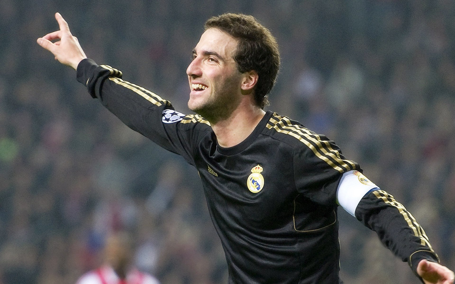 世界杯小组赛:瑞士击败塞尔维亚 “巴尔干德比”火药味十足